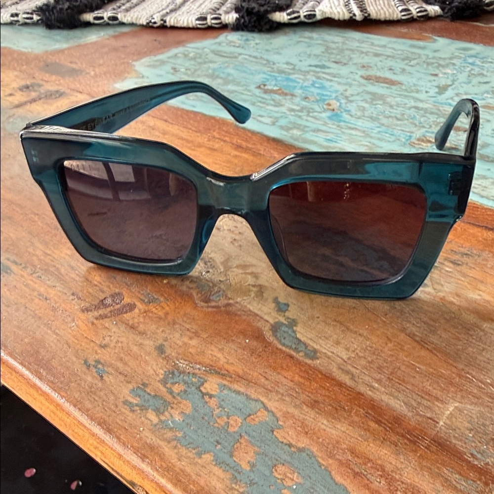 DIFF translucent Classic Square Frame Women’s Sunglasses in Teal